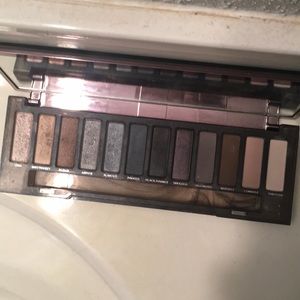 Urban decay smoky palette